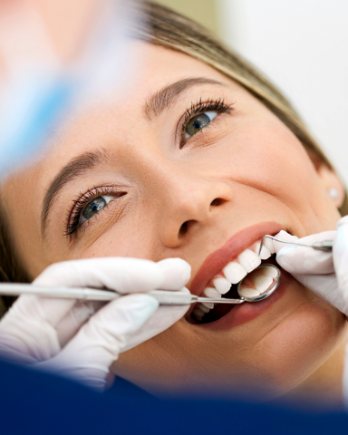 İzmir Buca Zirkonyum Diş Kaplama: Doğal ve Estetik Gülüşün Modern Yolu