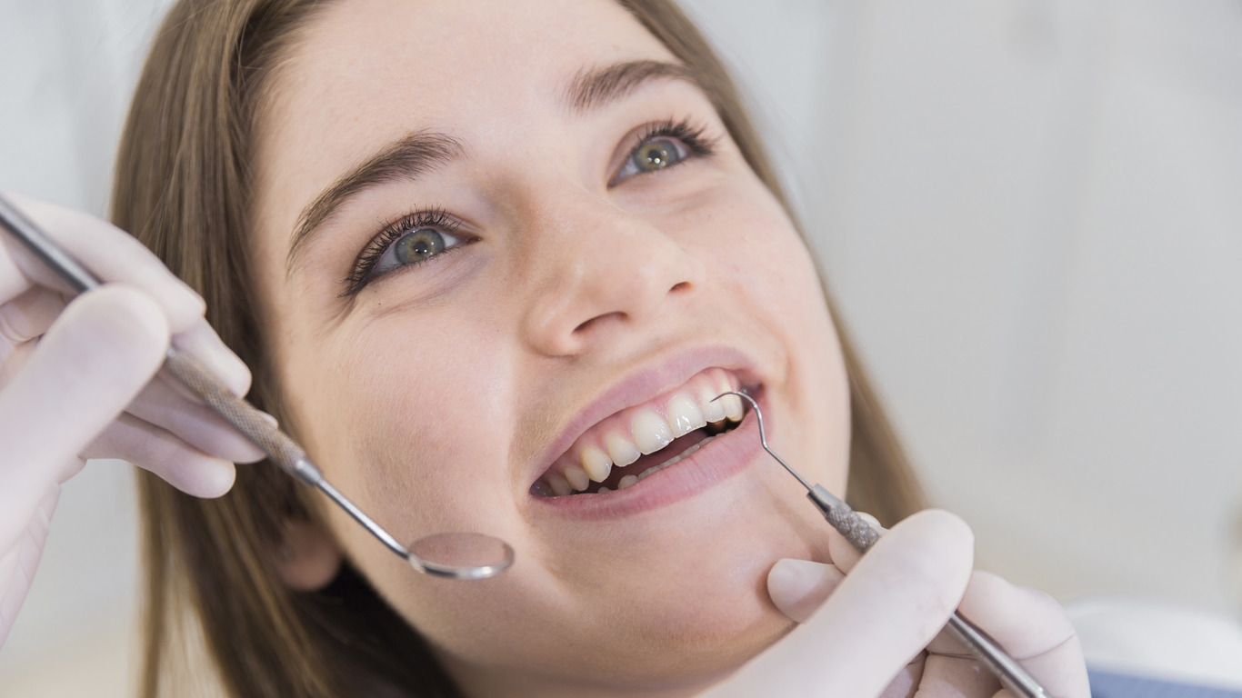 Kök Kanal Tedavisi: Dişlerinizi Kurtarmanın Son Şansı